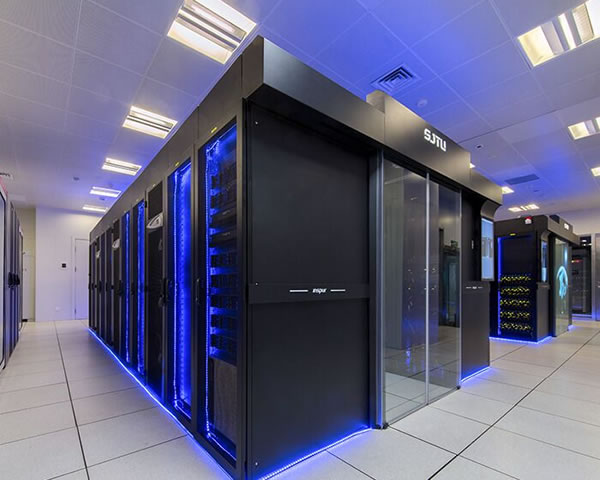 选择美国高防高速服务器，确保数据传输稳定