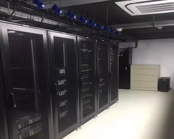 美国高防服务器安全交易的注意事项与技巧